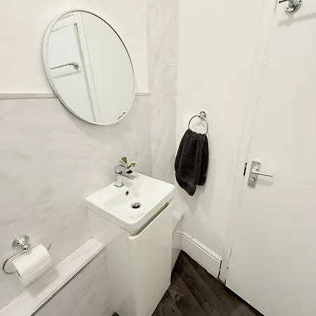 Wandsworth Guest Rooms 64 Лондон Экстерьер фото