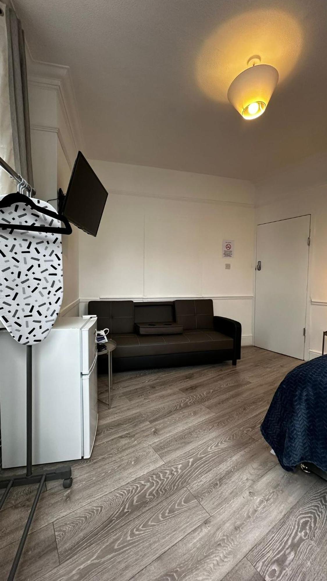 Проживание в семье Wandsworth Guest 64 *